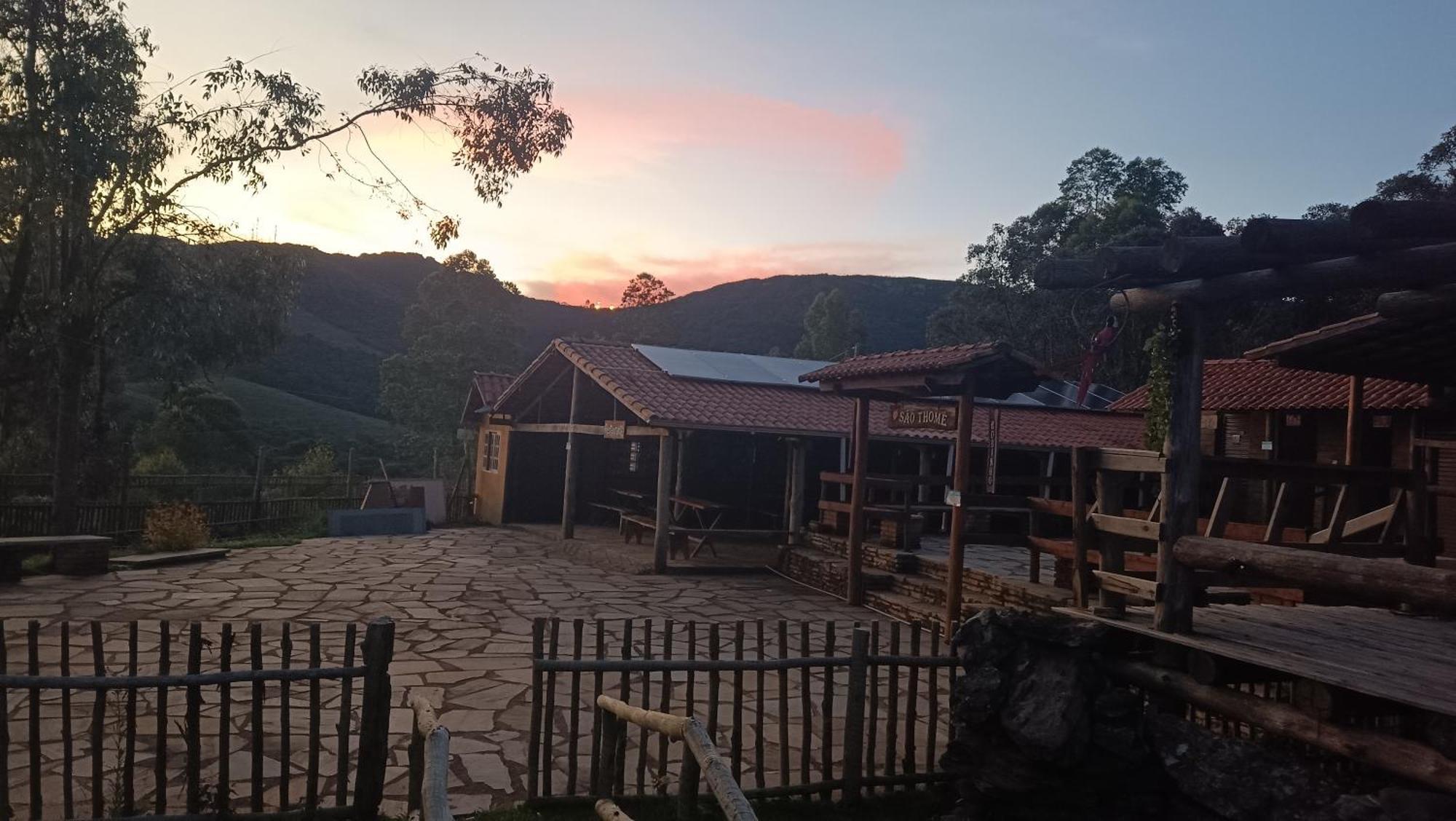 Chales E Camping Do Robinho 1 Сан-Томе-дас-Летрас Екстер'єр фото